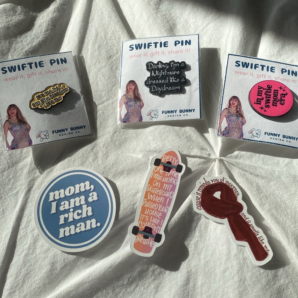 Swiftie lot - 3 pins and 3 stickers
